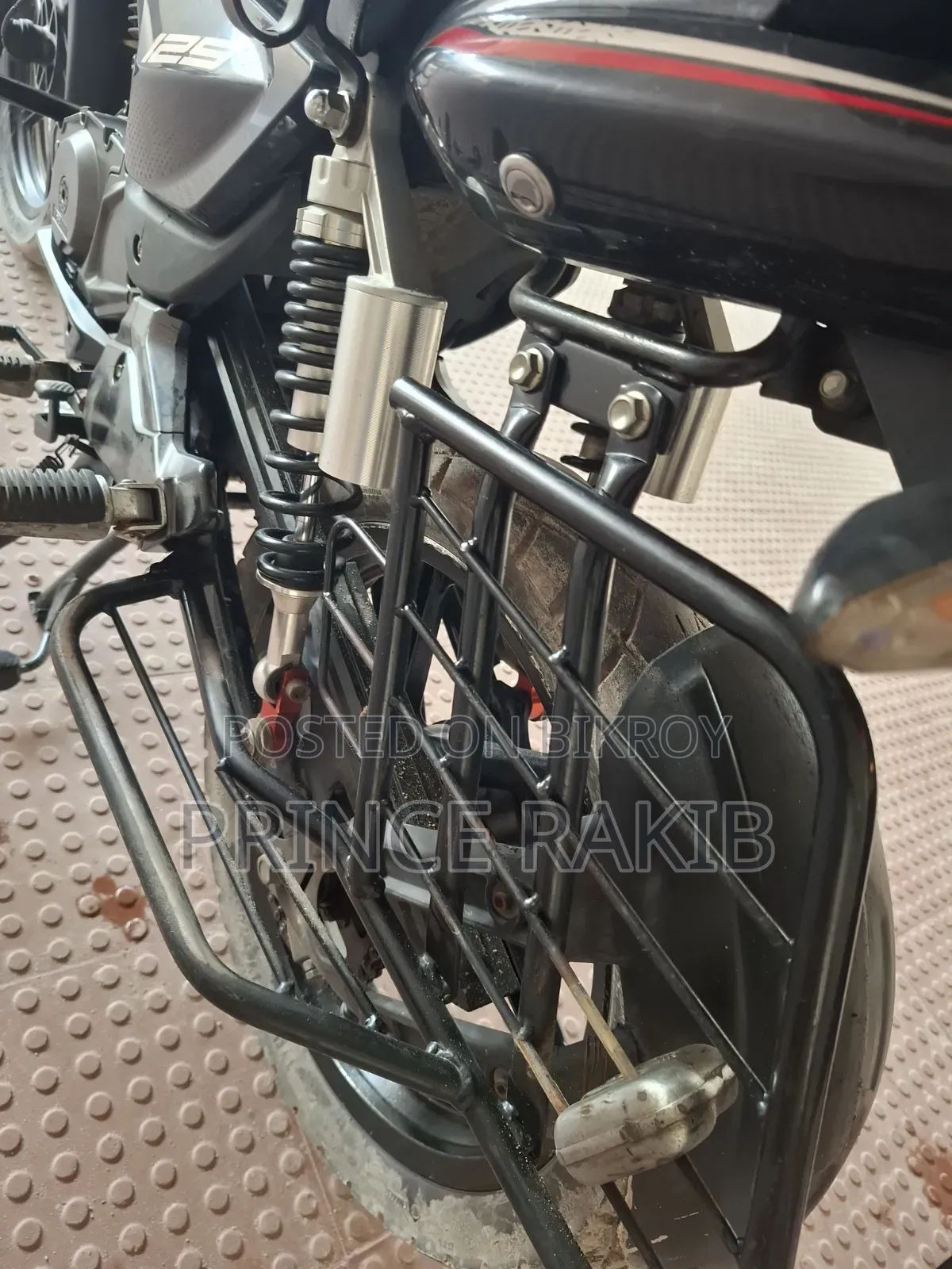কিওয়ে আরকেএস ১২৫ ২০২১ কালো