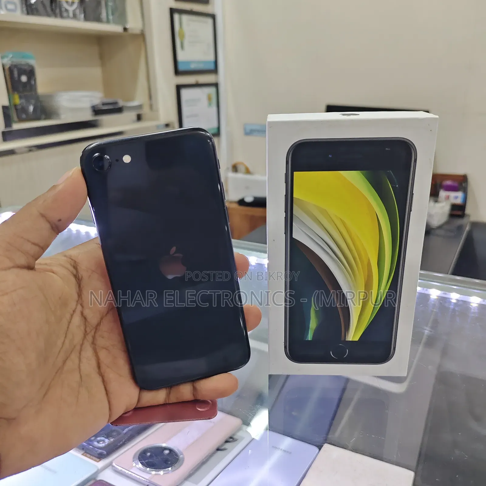 অ্যাপল আইফোন এসই (২০২২) ১২৮ জিবি ব্ল্যাক