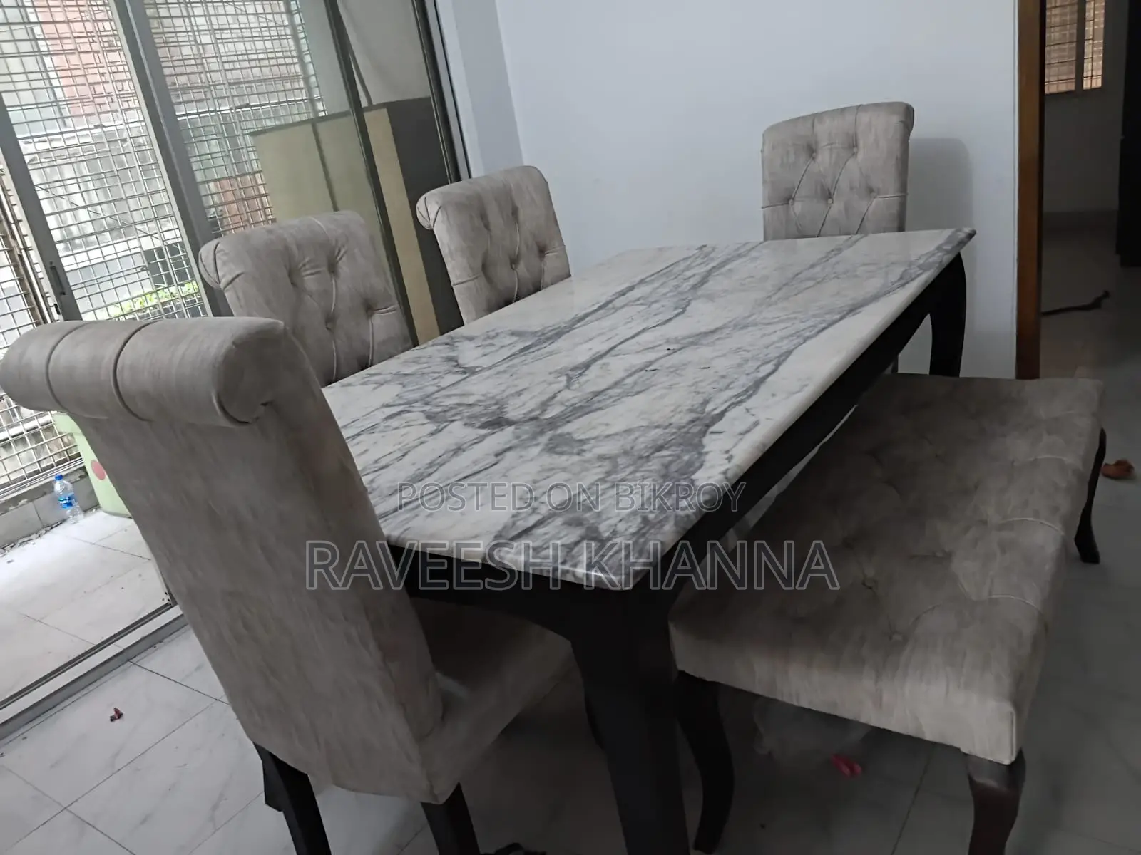 Premium 6-seat Dining Pristine Marbletop Solid Chairs Designer Fabric.