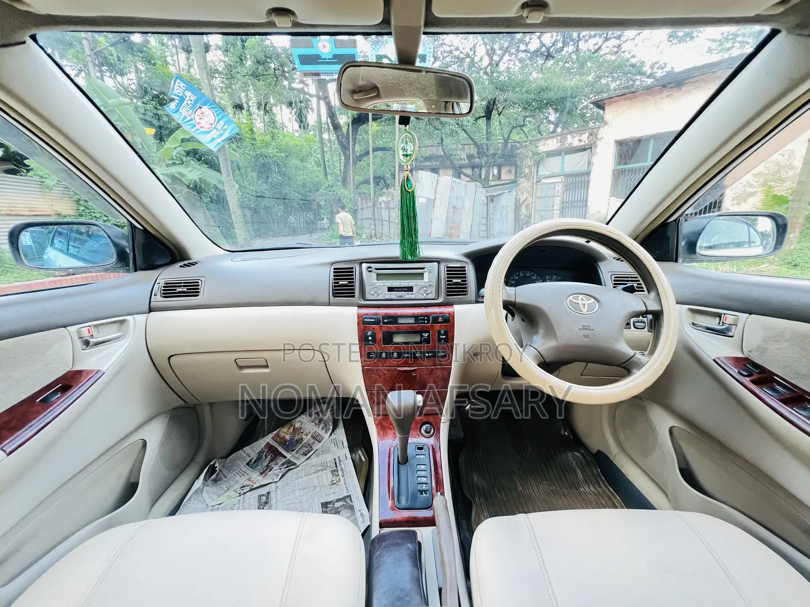 টয়োটা করোল্লা সেডান অটোমেটিক ২০০৪ সাদা