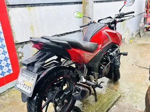 হোন্ডা হর্নেট ২০২০ লাল