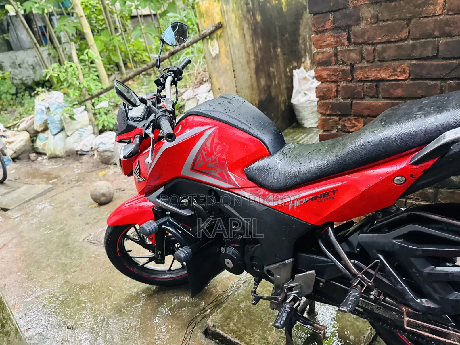 হোন্ডা হর্নেট ২০২০ লাল