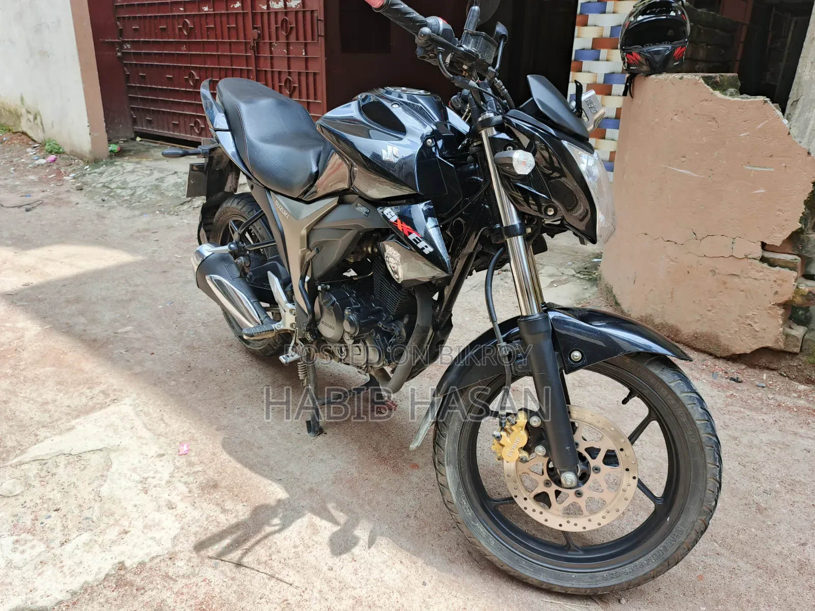 সুজুকি জিক্সার ২০২৪ ব্ল্যাক