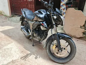 সুজুকি জিক্সার ২০২৪ ব্ল্যাক