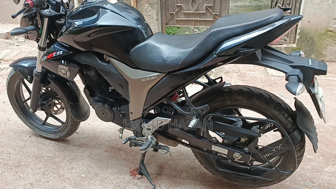 সুজুকি জিক্সার ২০২৪ ব্ল্যাক