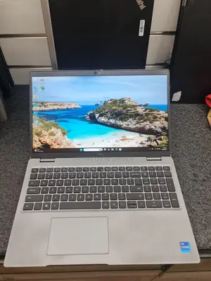 Laptop Dell 3GB Intel SSD 256GB