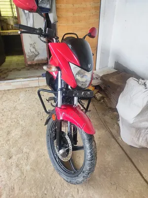 হিরো গ্লামার ২০২২ রেড