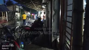 দোকান সহ জমি বিক্রি হইবে।