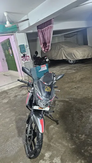 টিভিএস আপাচি আরটিআর ১৬০ টুভি ২০১৫ ব্রাউন