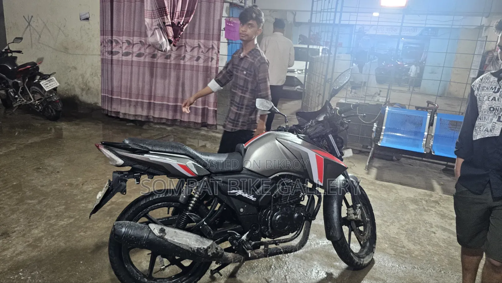 টিভিএস আপাচি আরটিআর ১৬০ টুভি ২০১৫ ব্রাউন