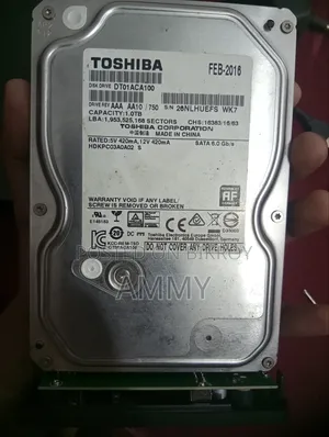তোশিবা ১টিবি ডেস্কটপ এইচডিডি (DT01ACA100) + ৩.৫" ইউএসবি এক্সটার্নাল এনক্লোজার