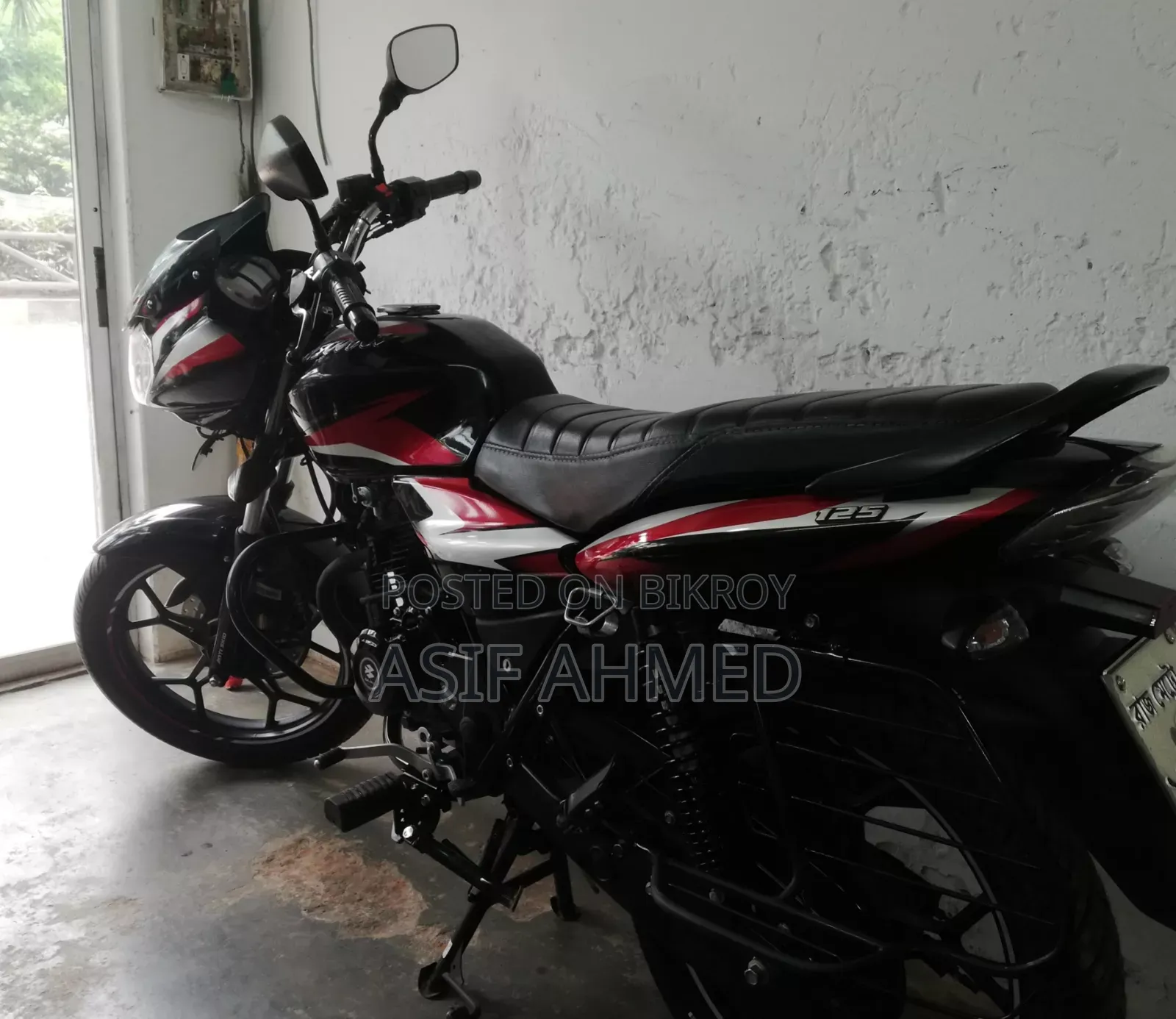 Bajaj Discover 125 2024 Black