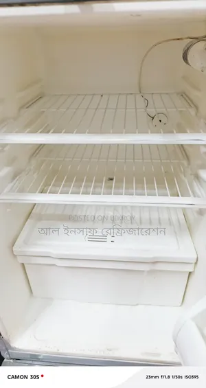 একটি সাড়ে 16 সেফটি ফ্রিজ বিক্রি করা হবে