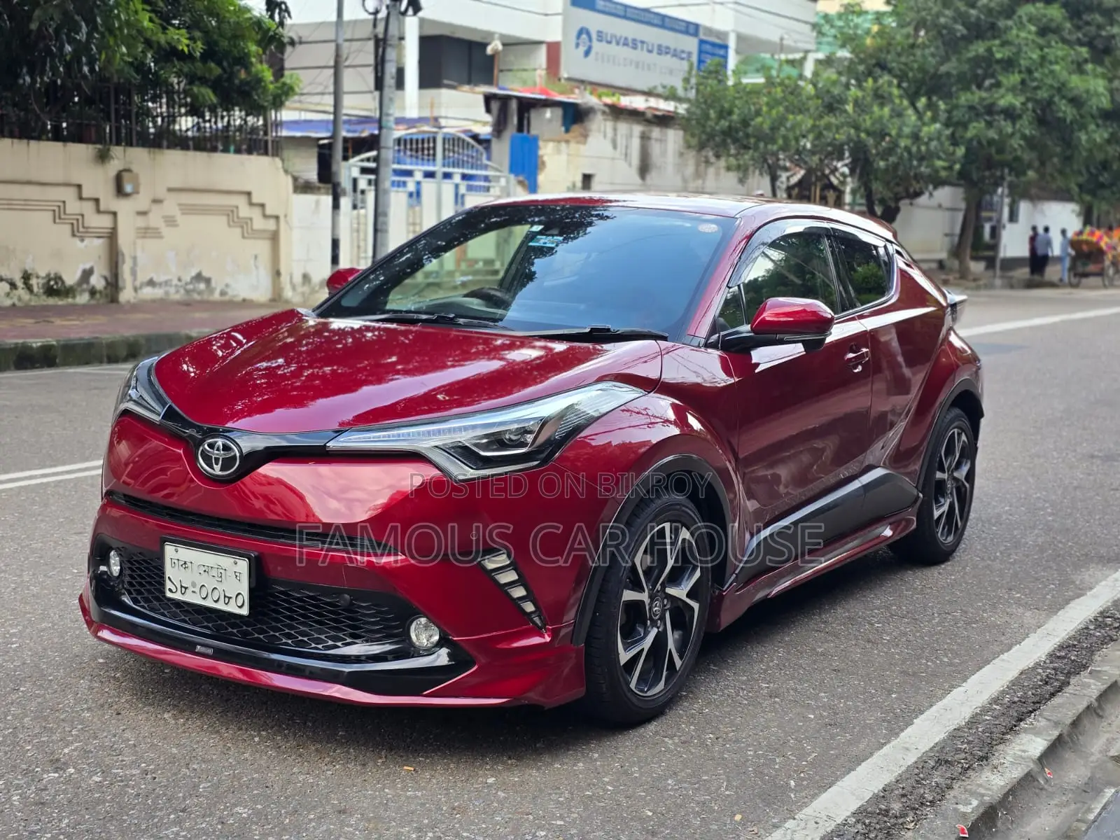 Toyota C-HR 2017 Maroon