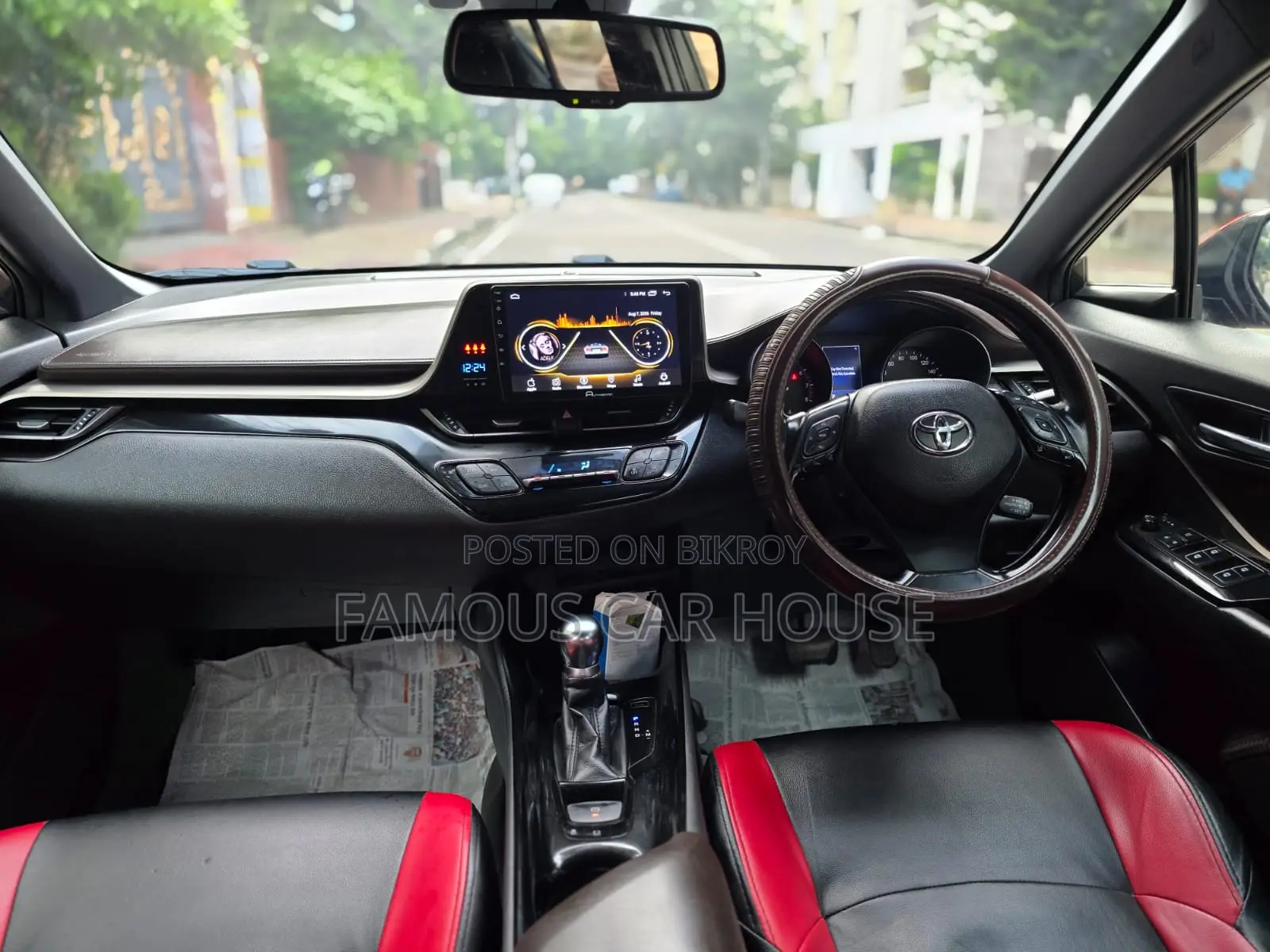 Toyota C-HR 2017 Maroon