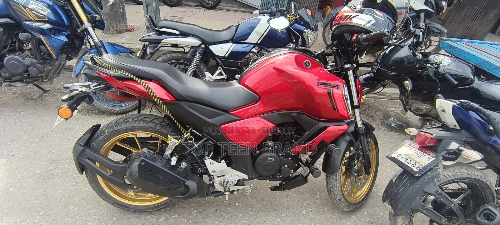 Yamaha FZS V4 2025 Red