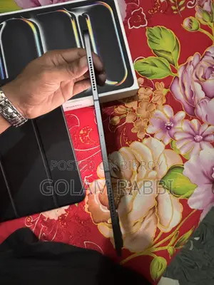 অ্যাপল আইপ্যাড প্রো ১৩ (২০২৫) ২৫৬ জিবি ব্ল্যাক