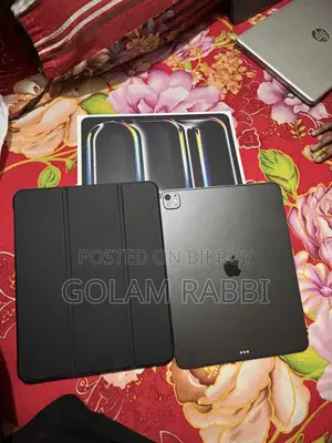অ্যাপল আইপ্যাড প্রো ১৩ (২০২৫) ২৫৬ জিবি ব্ল্যাক
