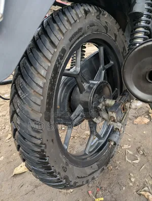 বাজাজ ডিসকভার ১২৫ ২০২২ ব্ল্যাক