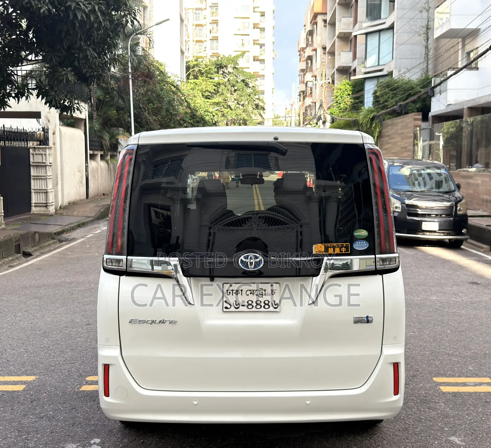 Toyota Esquire 1.8 FWD Hybrid (7 seater) 2019 Pearl