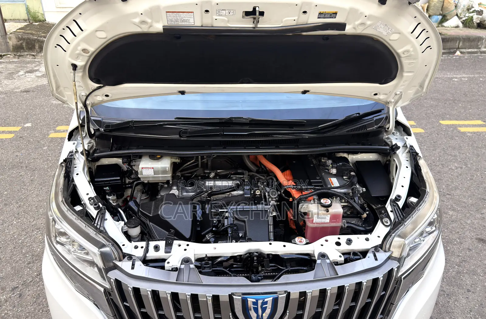 Toyota Esquire 1.8 FWD Hybrid (7 seater) 2019 Pearl