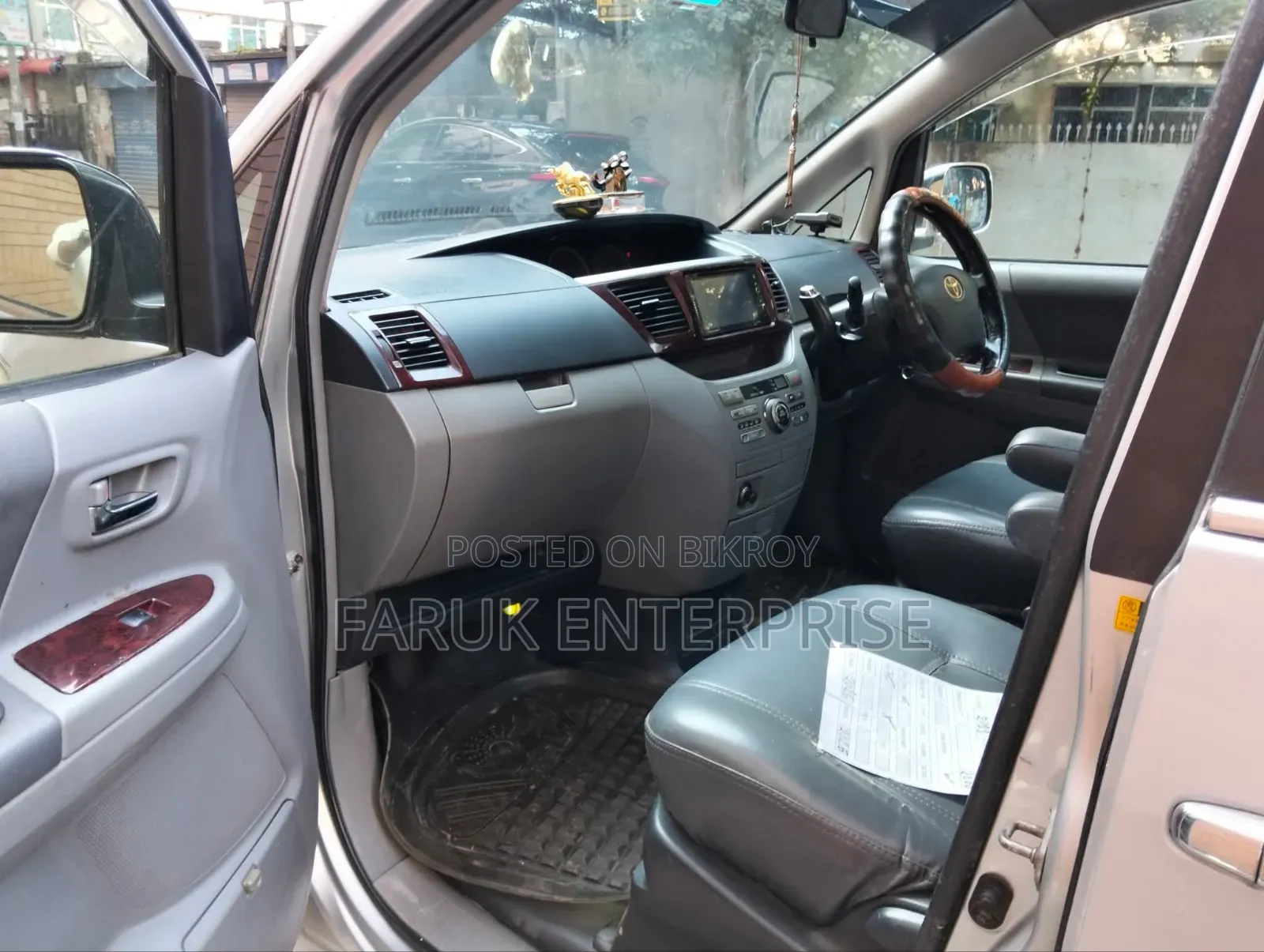 Toyota Noah 2006 Silver
