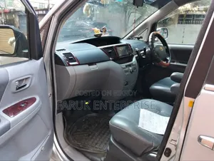 Toyota Noah 2006 Silver