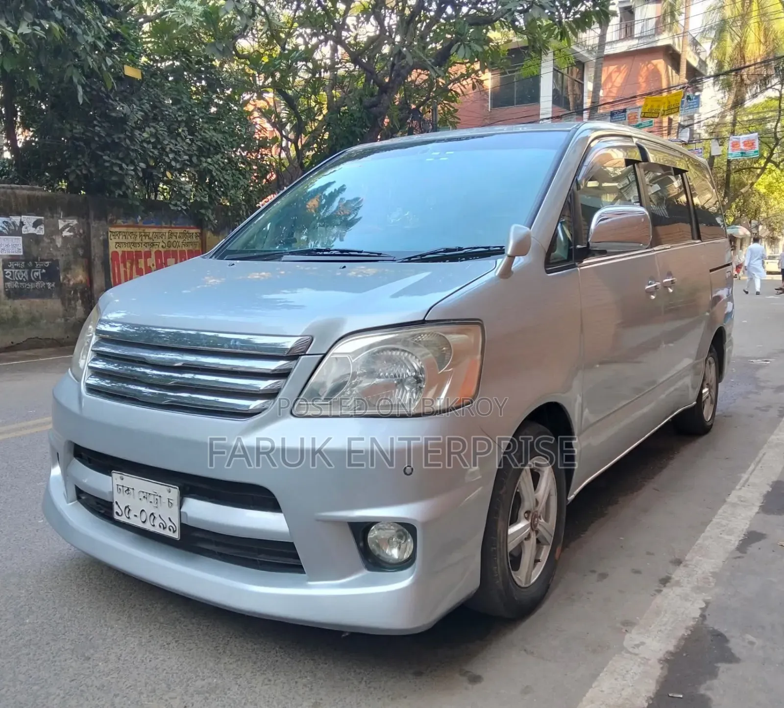 Toyota Noah 2006 Silver