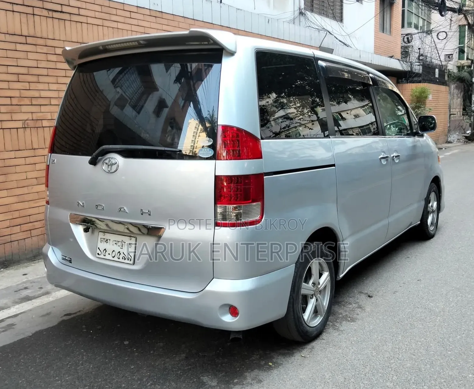 Toyota Noah 2006 Silver