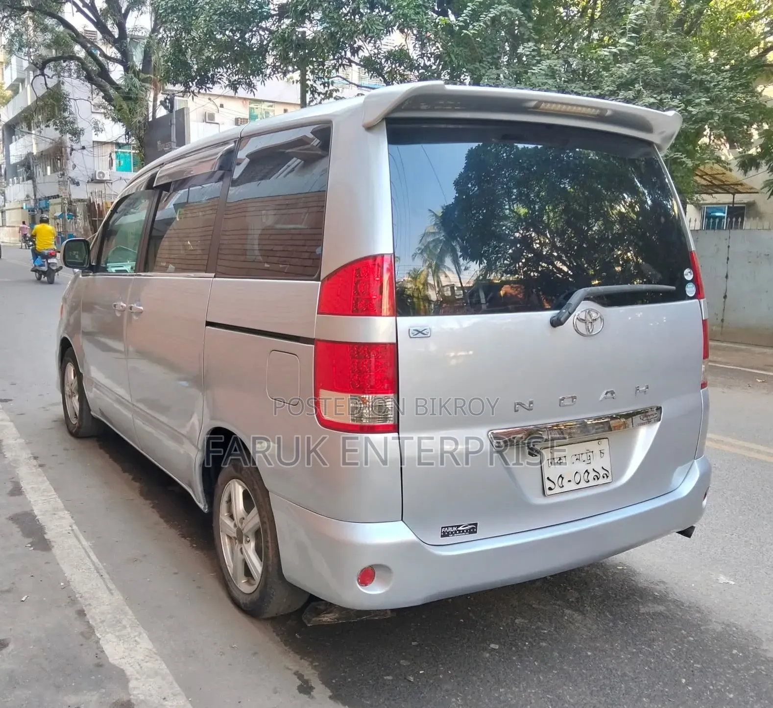 Toyota Noah 2006 Silver