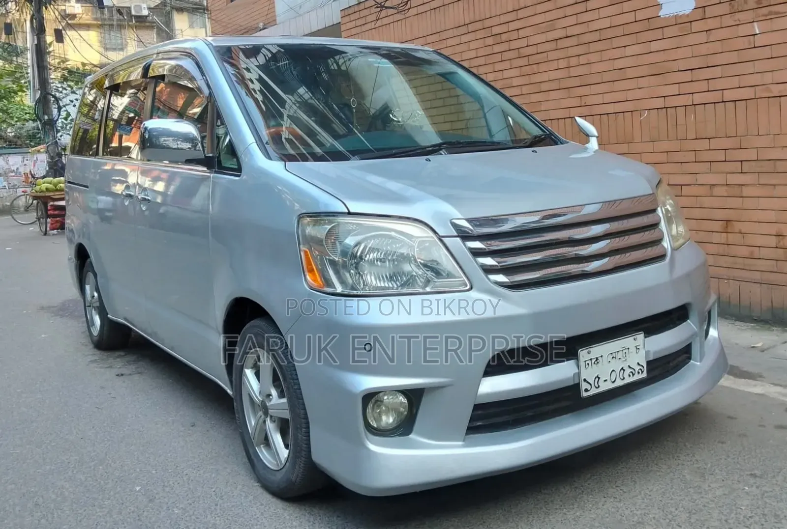 Toyota Noah 2006 Silver
