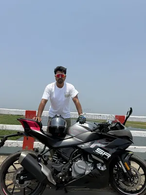 সিএফমোটো ৩০০এসআর ২০২৫ কালো