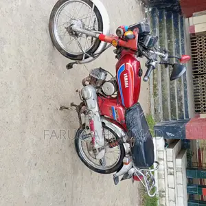 Yamaha YBR 2000 Red