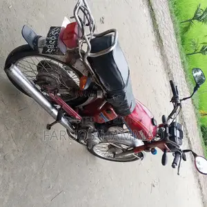 Yamaha YBR 2000 Red