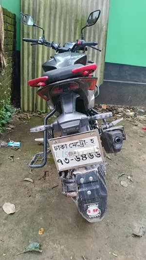 হিরো এক্সট্রিম ১২৫আর ২০২৫ অরেঞ্জ