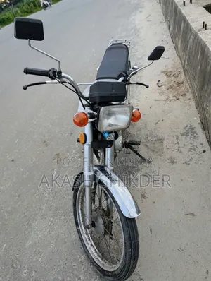 হন্ডা ১৯৯০ রূপালী