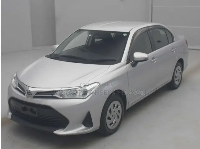 টয়োটা অ্যাক্সিও ২০২২ সিলভার