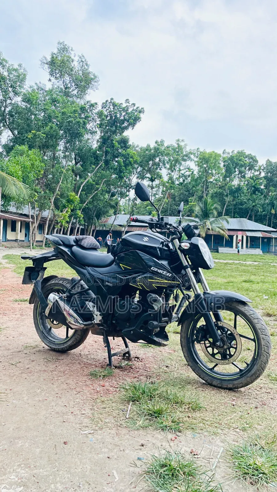 সুজুকি জিক্সার ২০২৩ কালো