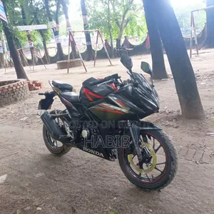 হোন্ডা সিবিআর ২০১৮ ব্ল্যাক