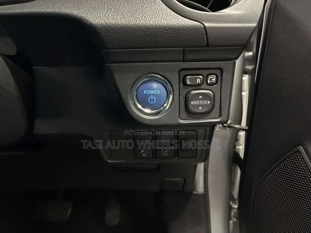 Toyota Axio 2021 Silver