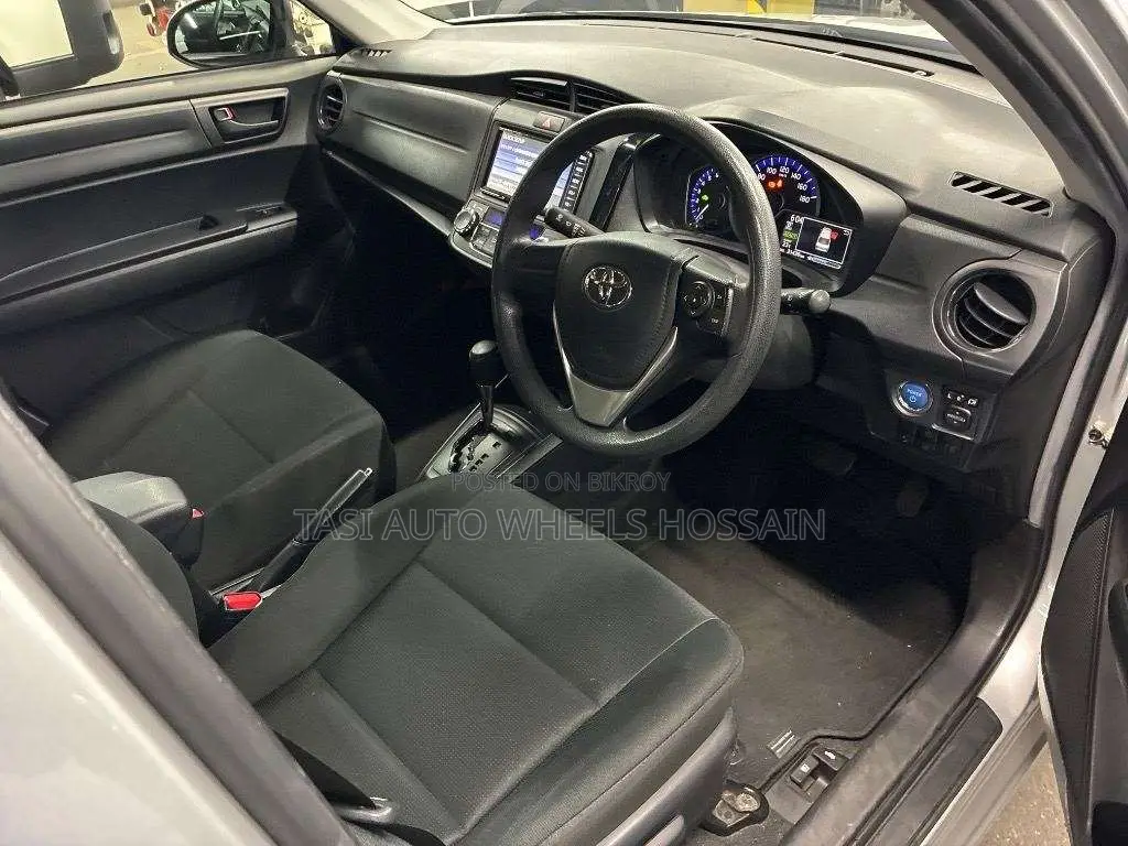 Toyota Axio 2021 Silver
