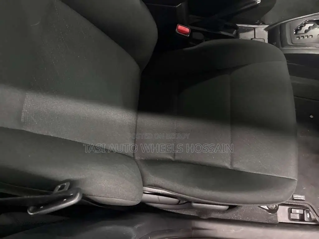 Toyota Axio 2021 Silver