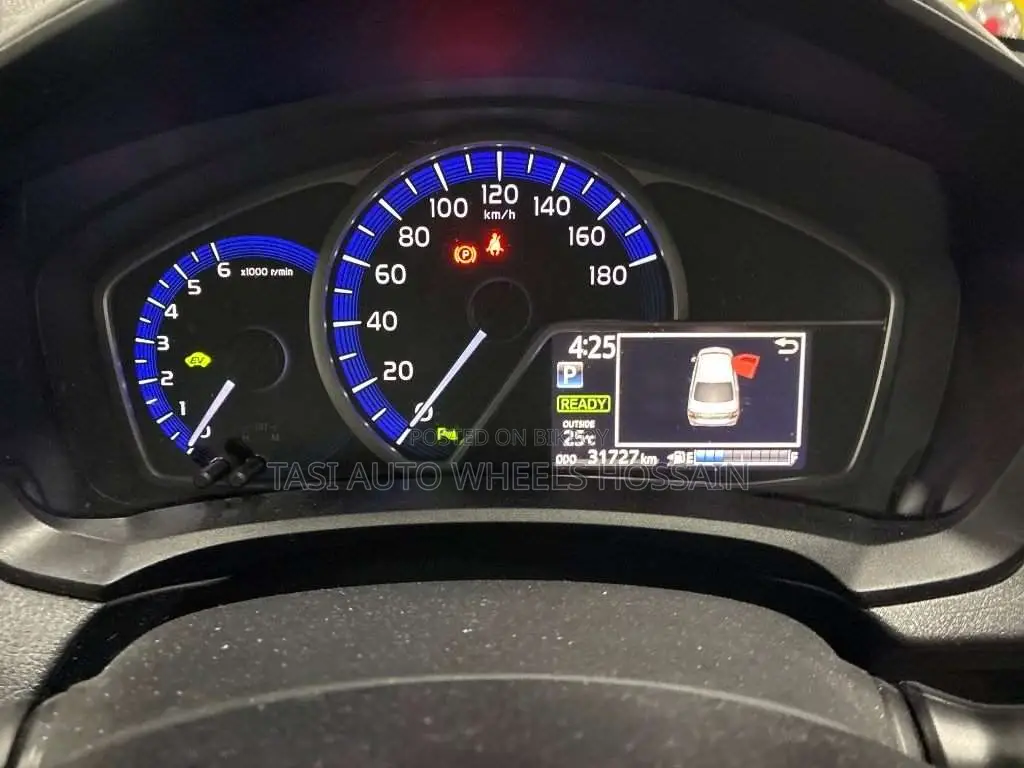 Toyota Axio 2021 Silver