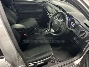 Toyota Axio 2021 Silver