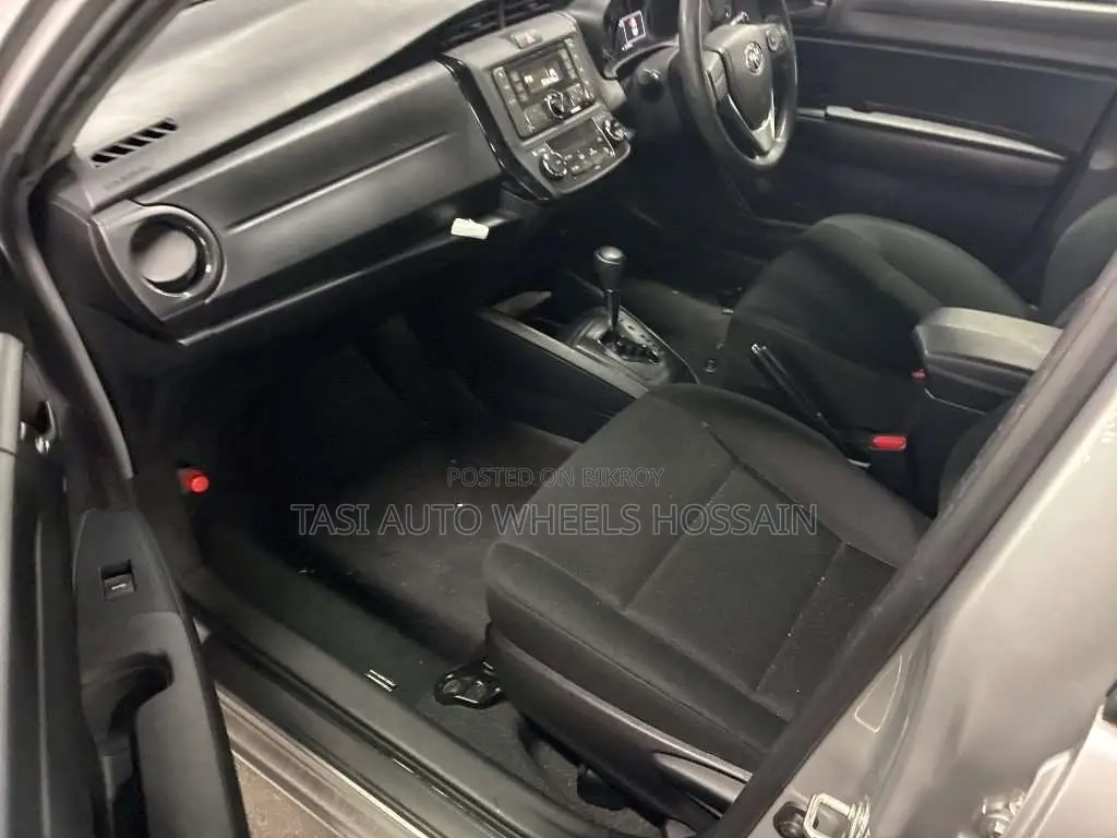 Toyota Axio 2021 Silver