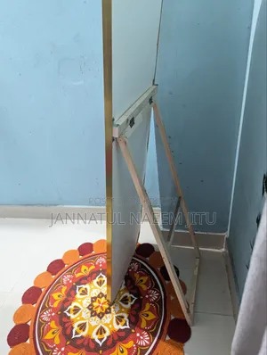 A mirror will be sold