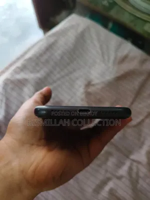 Apple iPhone 11 64 GB Black