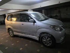 টয়োটা আভাঞ্জা ২০১০ সিলভার
