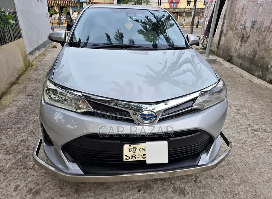 Toyota Corolla Fielder 1.5 Hybrid Front-Wheel Drive 2017 Silver