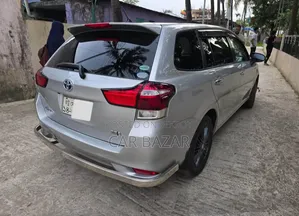 Toyota Corolla Fielder 1.5 Hybrid Front-Wheel Drive 2017 Silver